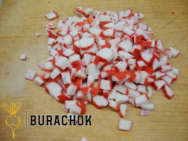 Салат з корейською морквою та крабовими паличками