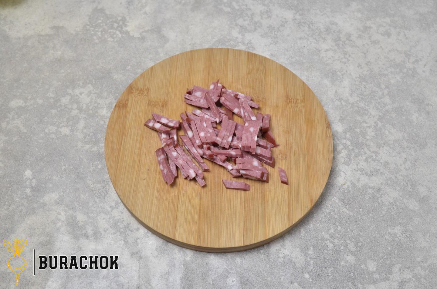 Салат з пекінською капустою та сухариками