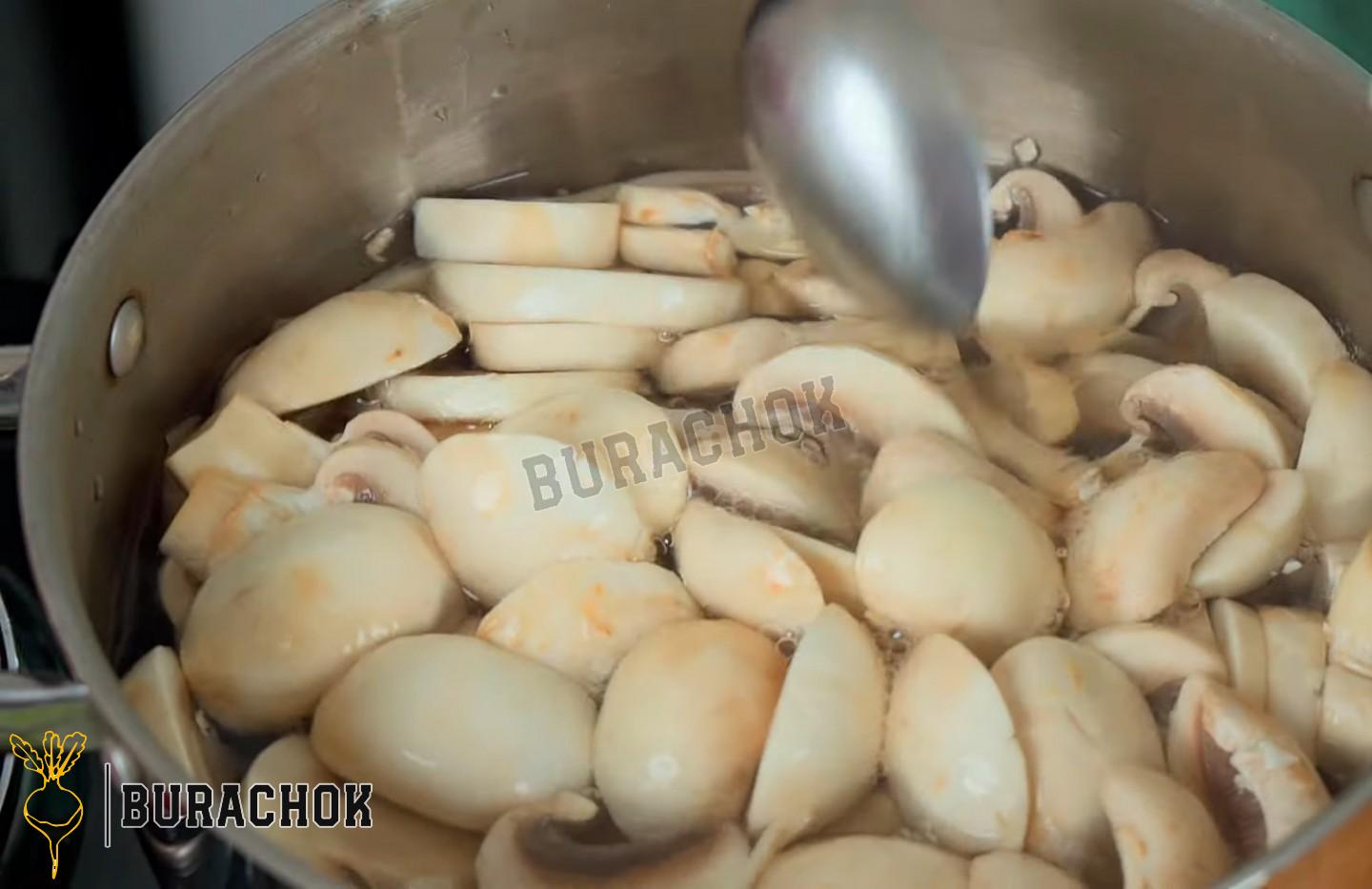 Закуска з шампіньйонів з морквою