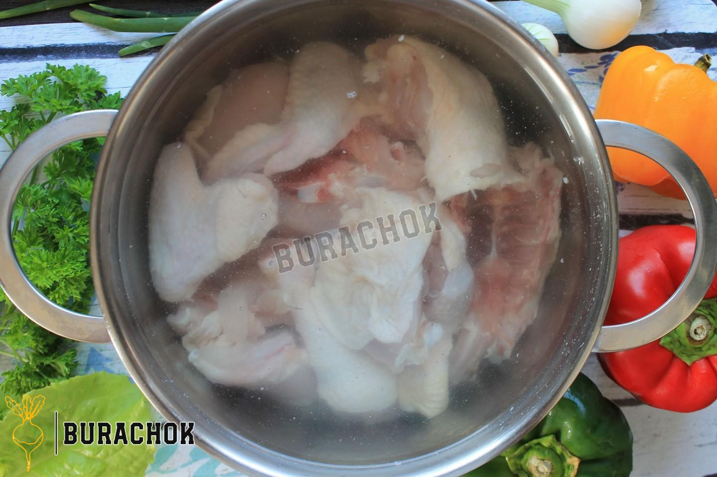 Хе з курки по-корейськи з морквою та цибулею