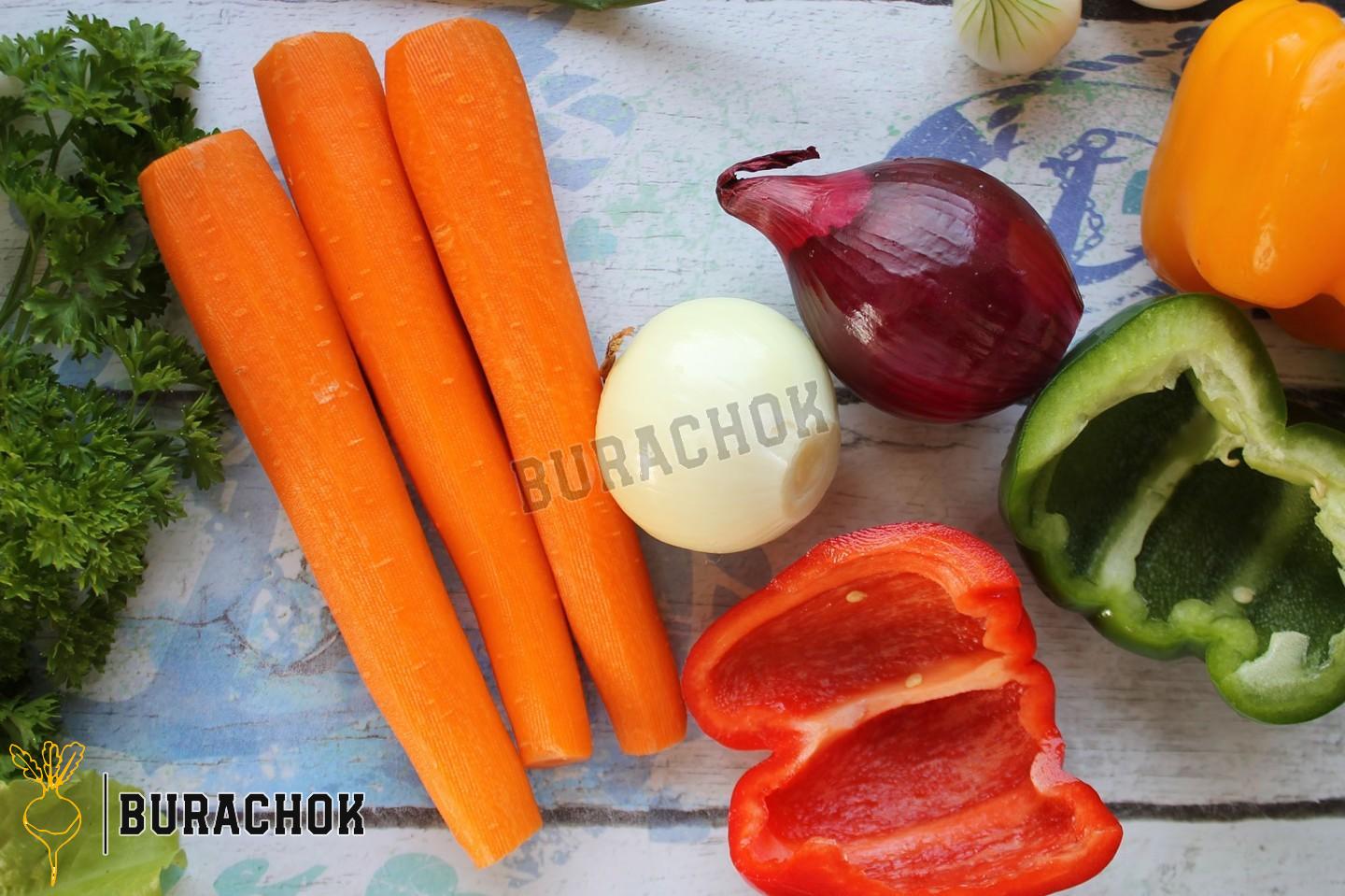 Хе з курки по-корейськи з морквою та цибулею