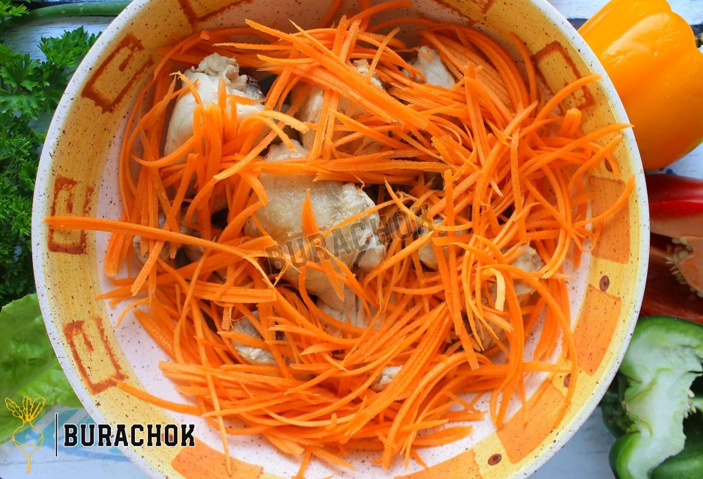 Хе з курки по-корейськи з морквою та цибулею