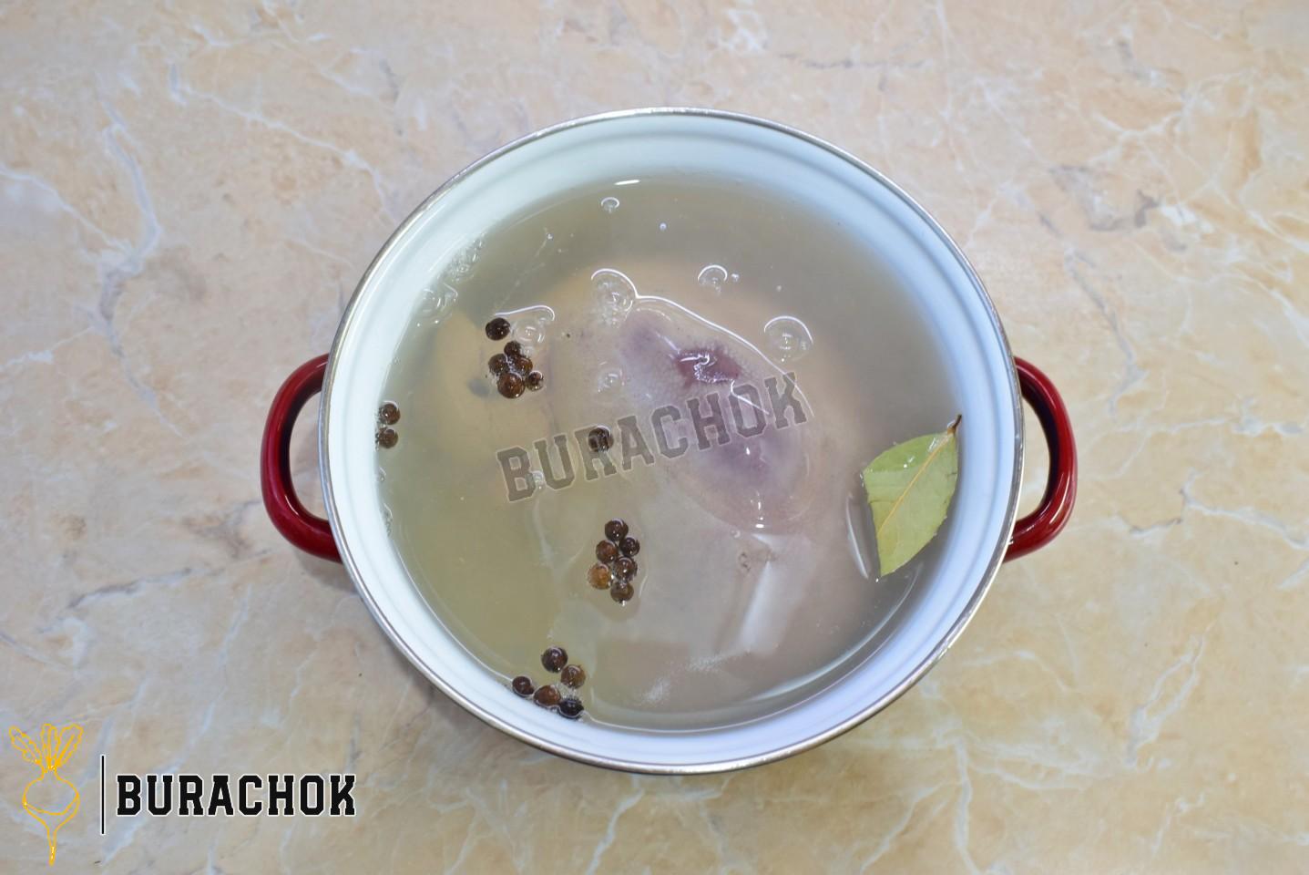 Салат з печінкою та корейською морквою