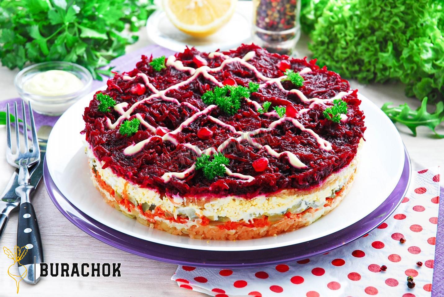 Овочевий салат: буряк, картопля, морква.