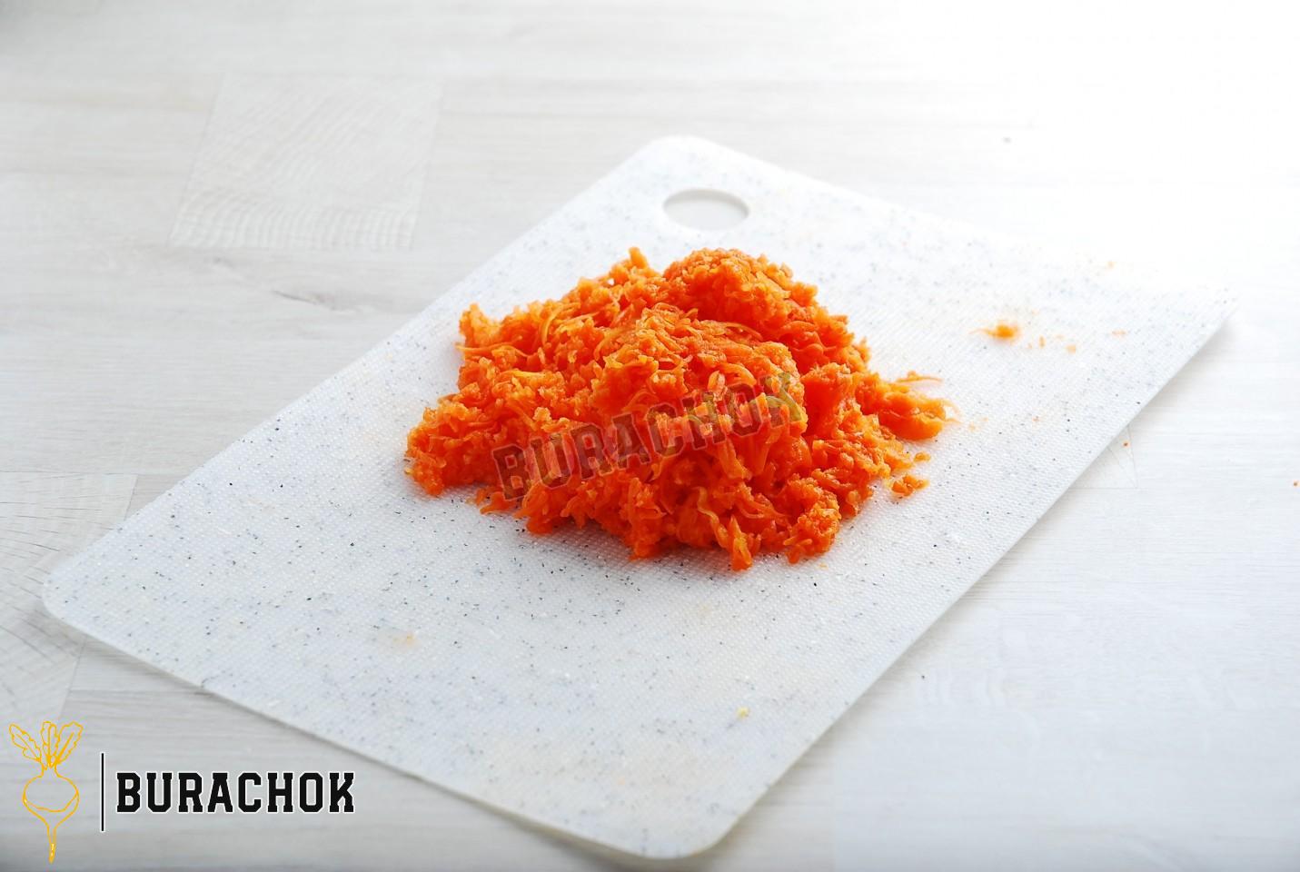 Овочевий салат: буряк, картопля, морква.