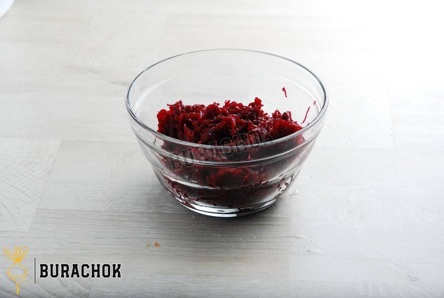 Овочевий салат: буряк, картопля, морква.