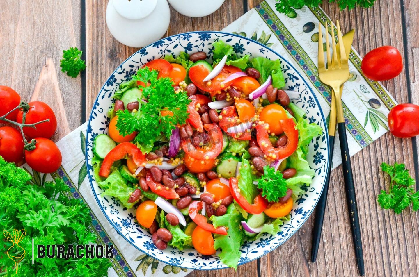 Салат з квасолею та овочами