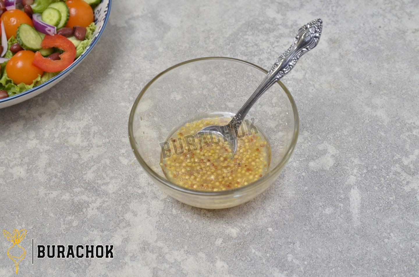 Салат з квасолею та овочами