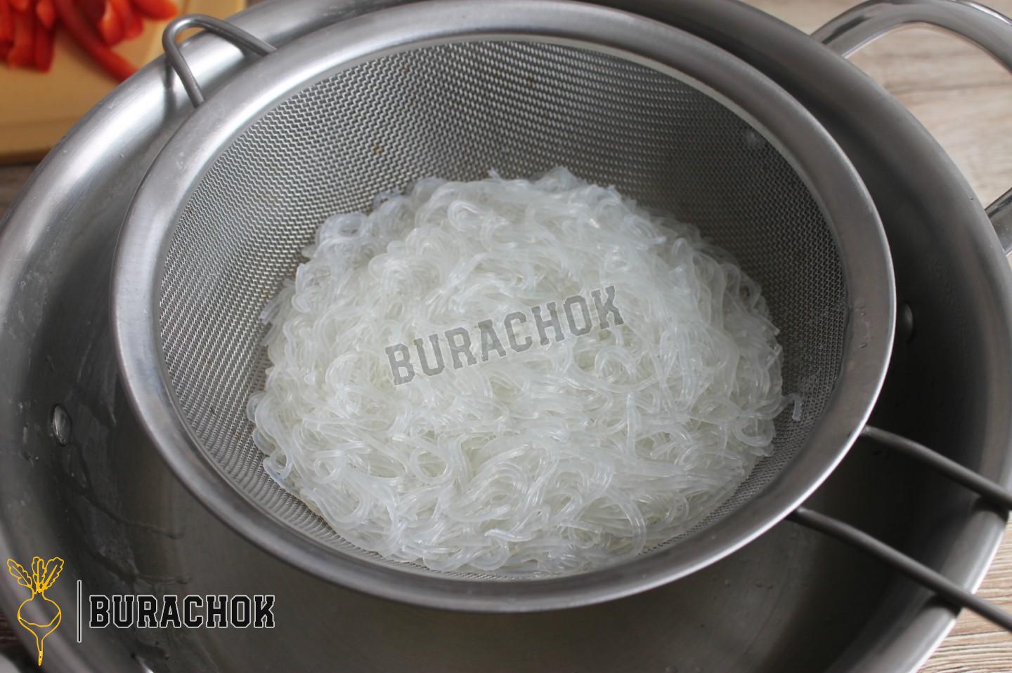 Фунчоза з м'ясом свинини та овочами