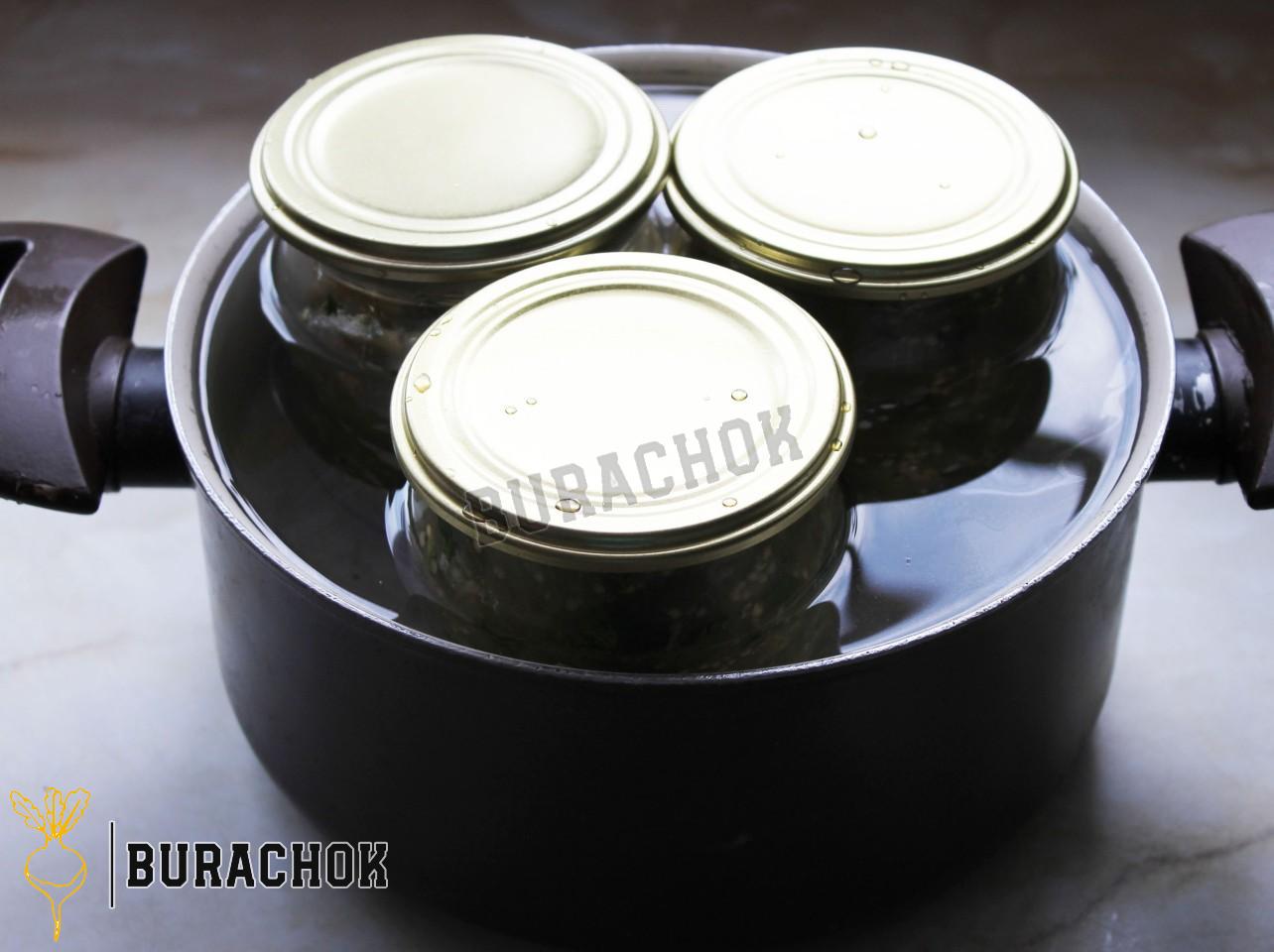 Мариновані баклажани з часником та зеленню на зиму