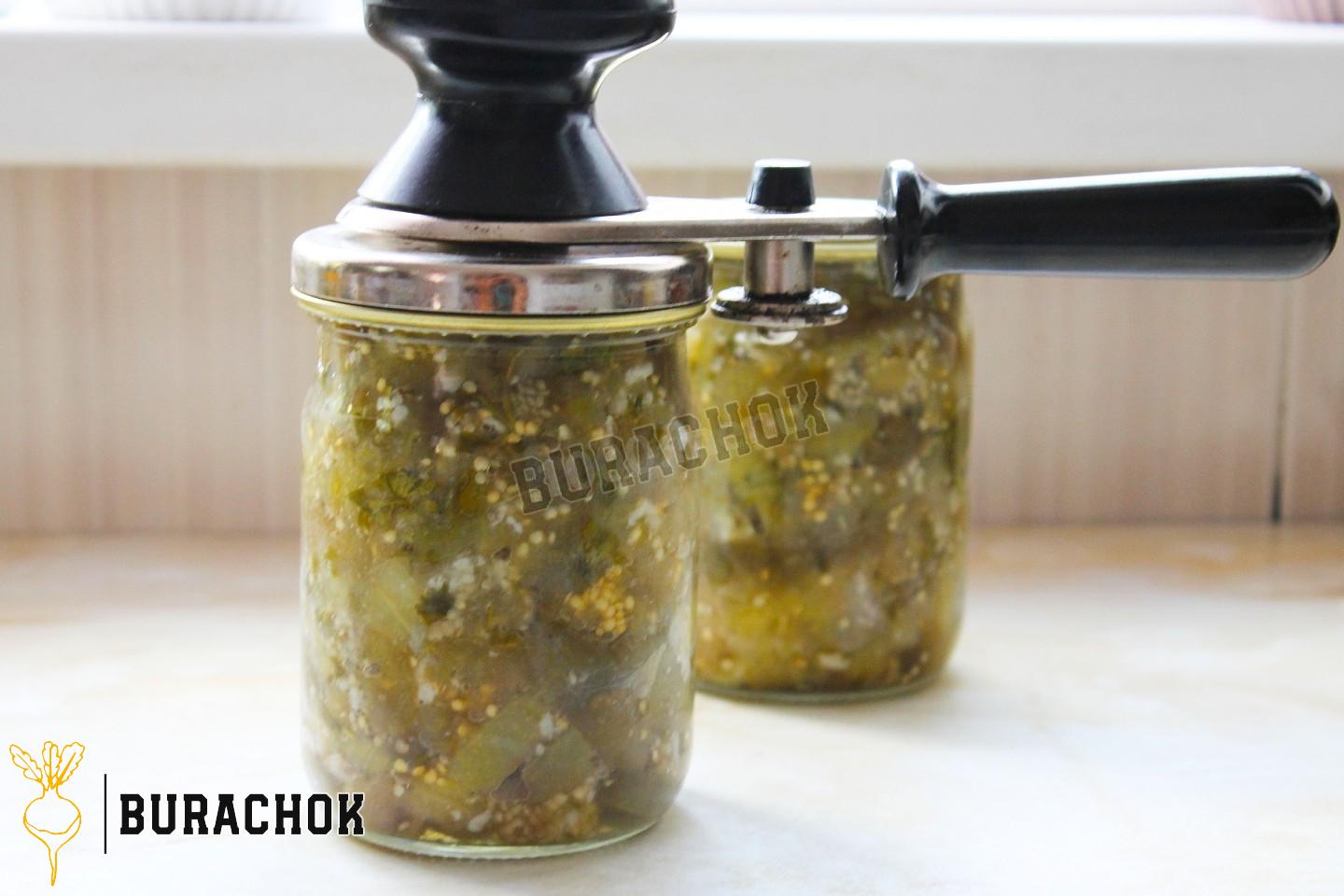 Мариновані баклажани з часником та зеленню на зиму
