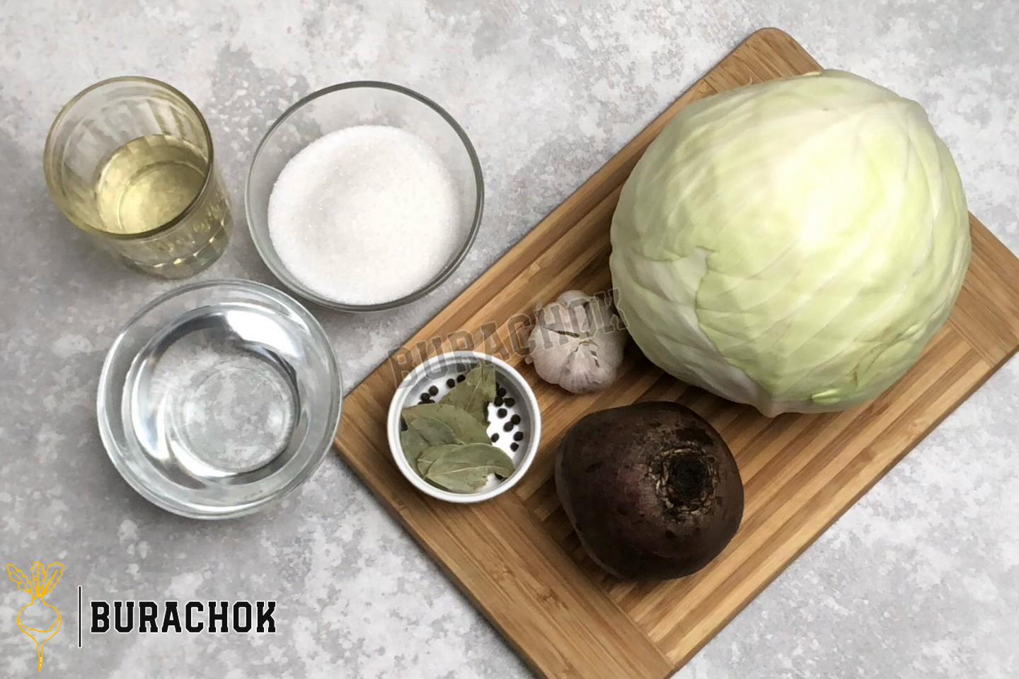 Капуста з буряком та часником швидкого приготування