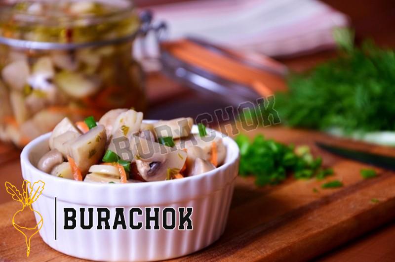Мариновані шампіньйони з овочами