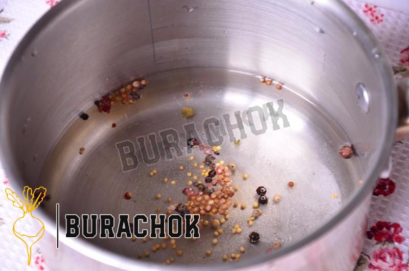 Мариновані шампіньйони з овочами