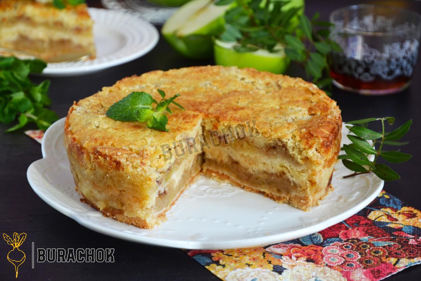 Пиріг насипний з манкою та яблуками