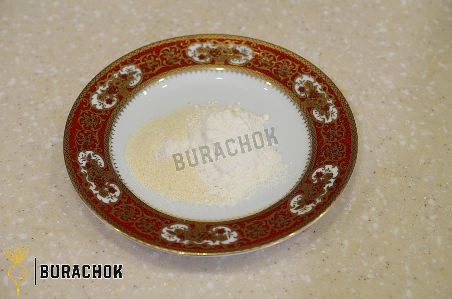 Пухкі сирники з манкою на сковороді