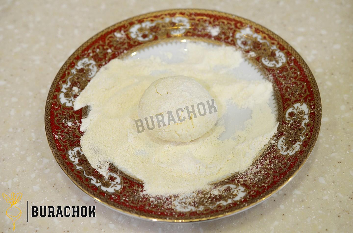 Пухкі сирники з манкою на сковороді