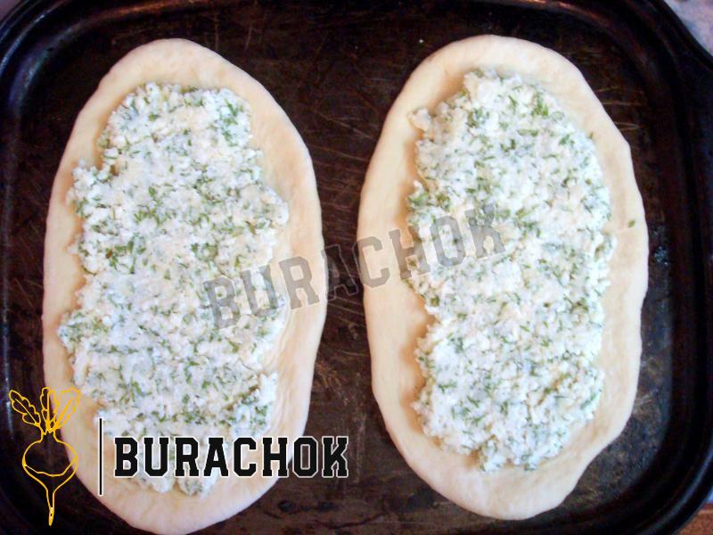 Хачапурі по-аджарськи з яйцем