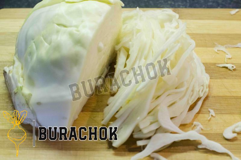 Вегетаріанський борщ без м'яса з квасолею та грибами