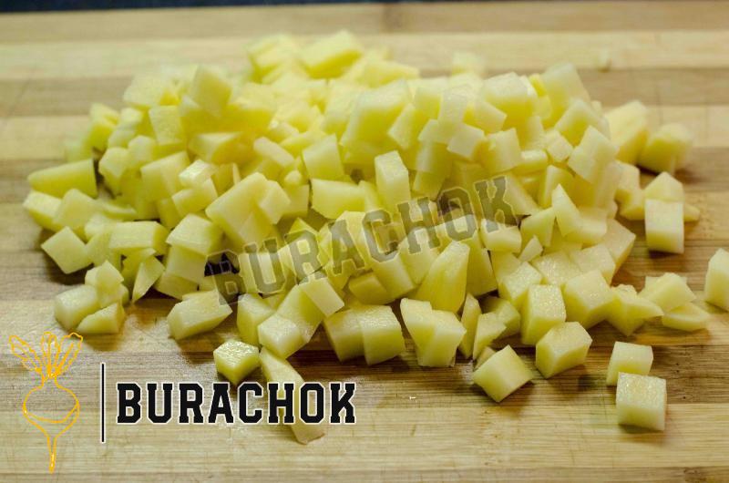 Вегетаріанський борщ без м'яса з квасолею та грибами