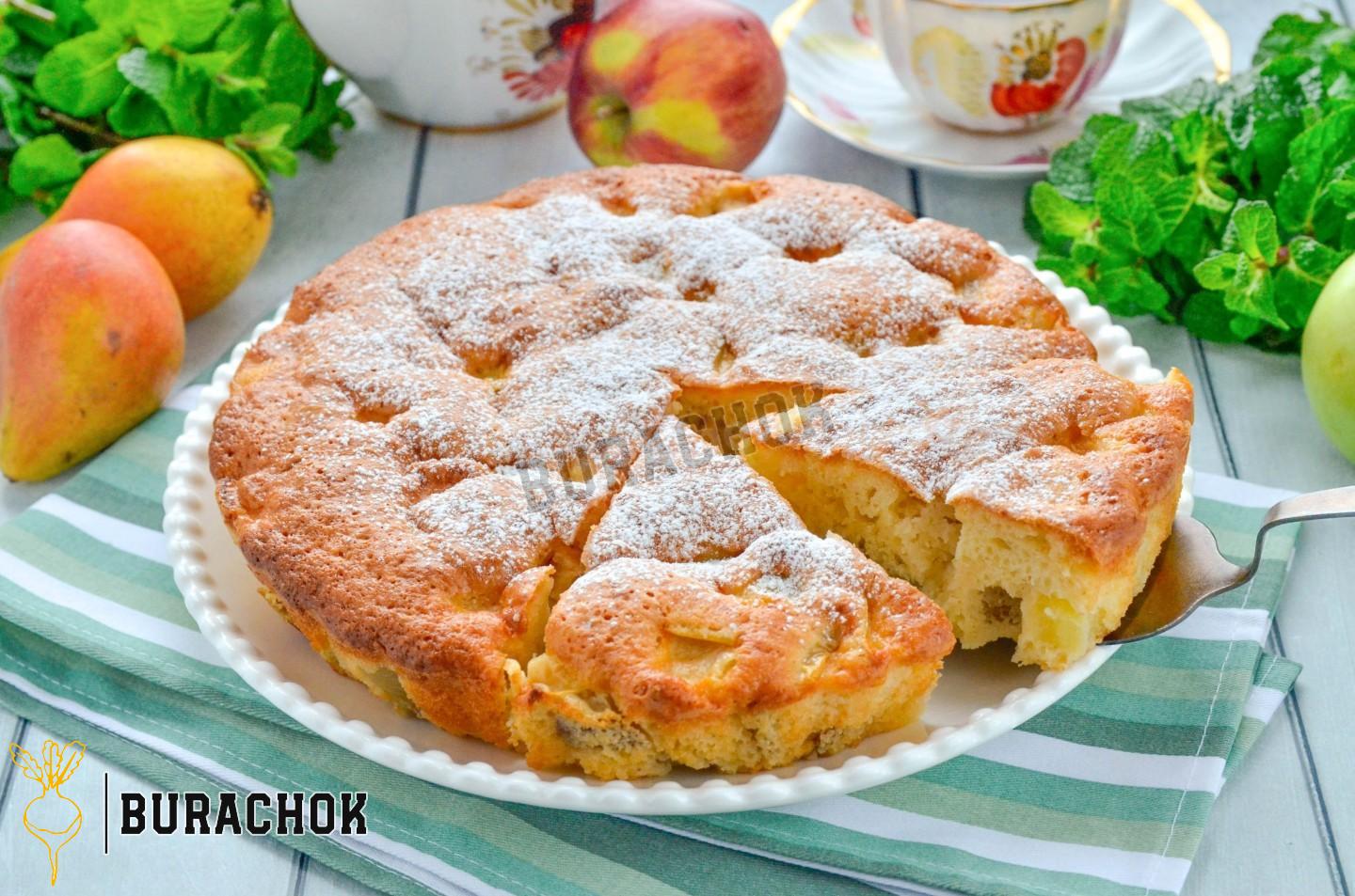 Шарлотка з яблуками та грушами в духовці